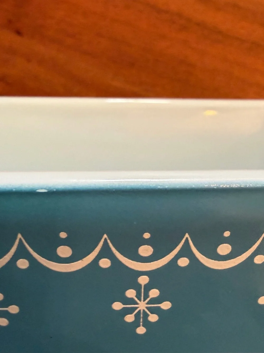 Vintage Pyrex 502 Blue Snowflake Garland Refrigerator Dish with Lid 1.5 pints